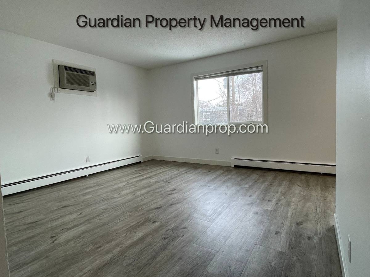 Apartment for rent at 735 Tyler St NE, Minneapolis, MN 55413