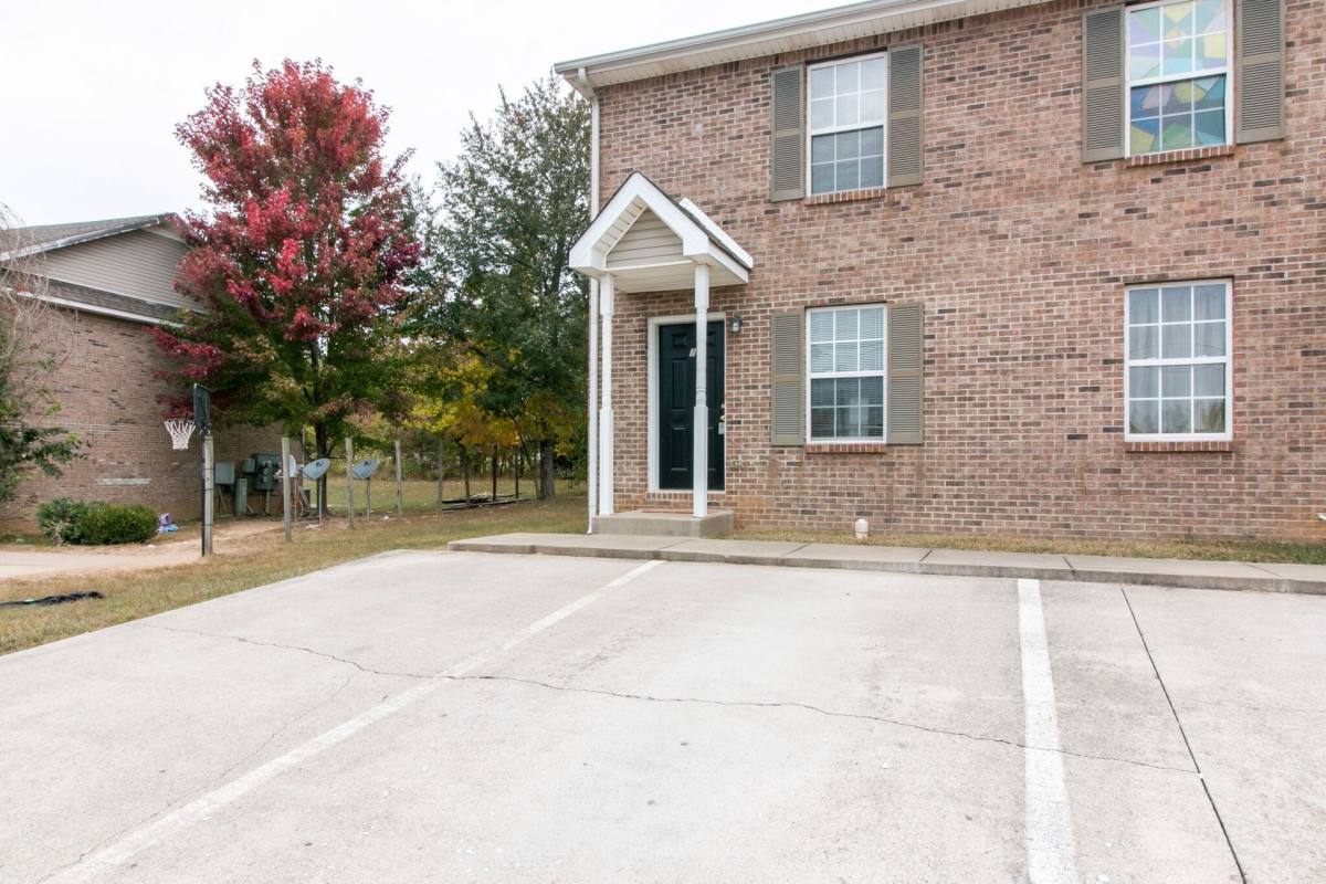 Apartment for rent at 821 Oak Arbor Court, Clarksville, TN 37040