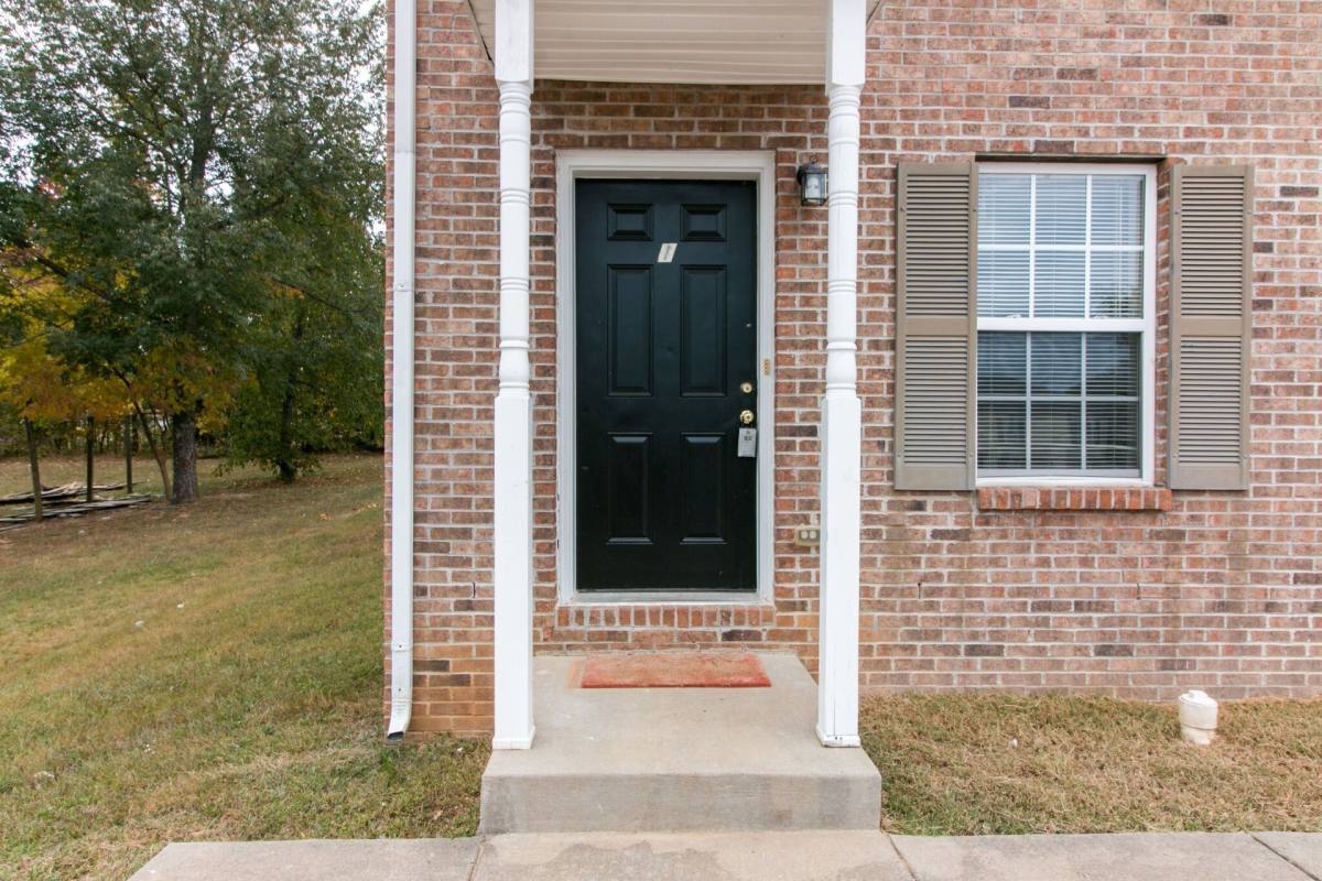 Apartment for rent at 821 Oak Arbor Court, Clarksville, TN 37040
