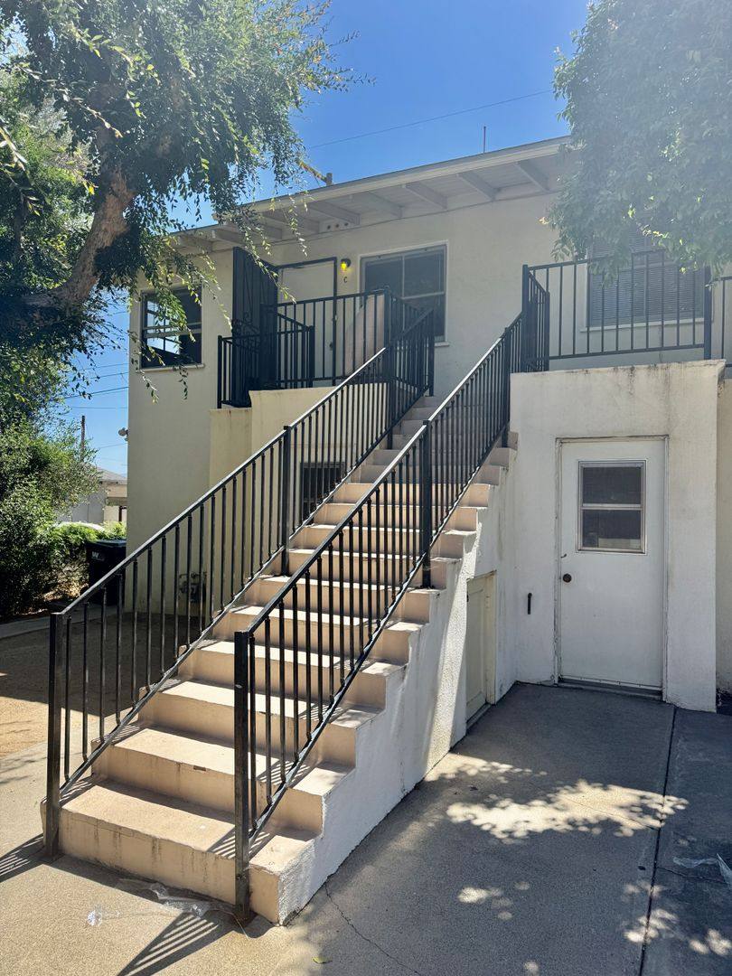 House for rent at 1023C S Victoria Ave, Corona, CA 92879