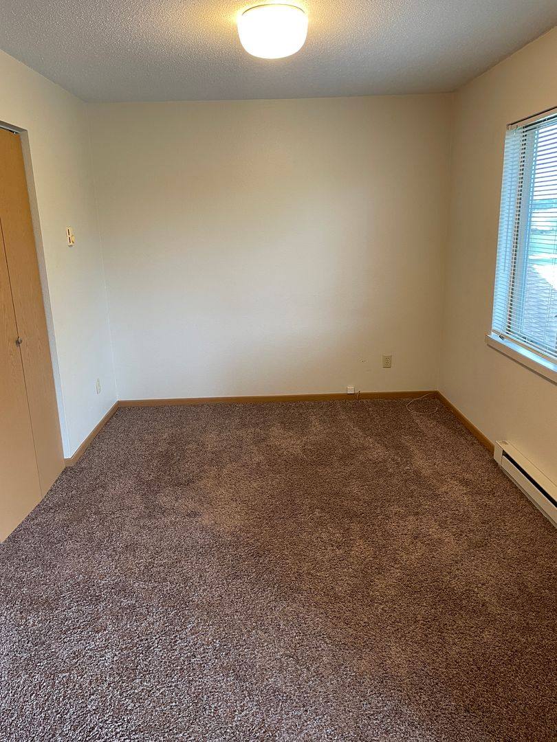 Apartment for rent at 190 Country Club Rd SW, Melrose, MN 56352