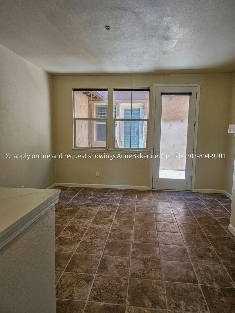 Condo for rent at 160 Healdsburg Ave, Cloverdale, CA 95425