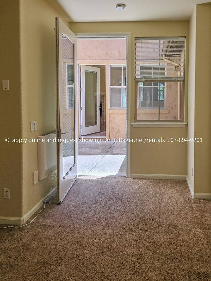 Condo for rent at 160 Healdsburg Ave, Cloverdale, CA 95425