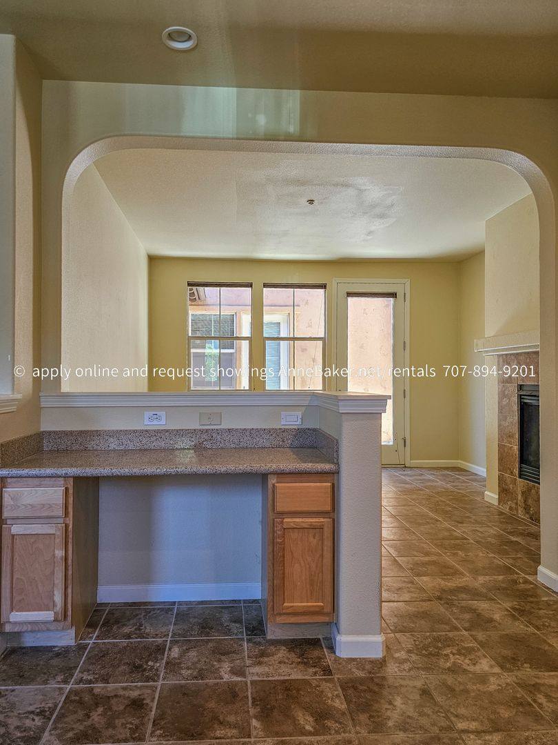 Condo for rent at 160 Healdsburg Ave, Cloverdale, CA 95425