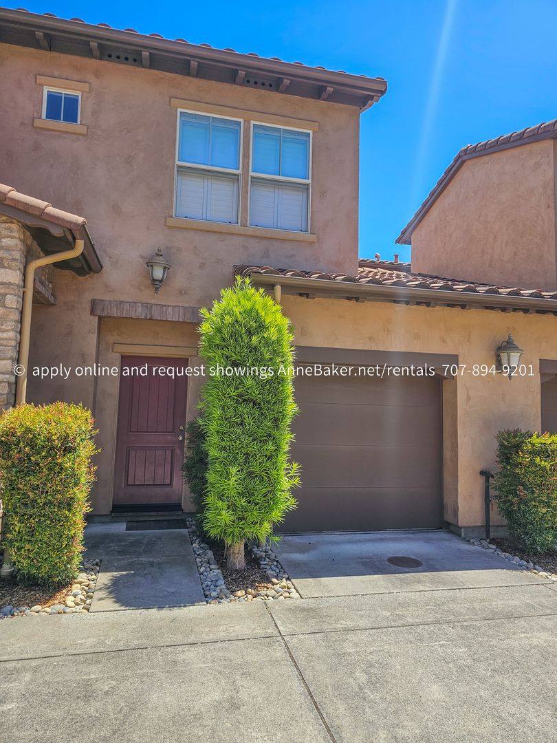 Condo for rent at 160 Healdsburg Ave, Cloverdale, CA 95425