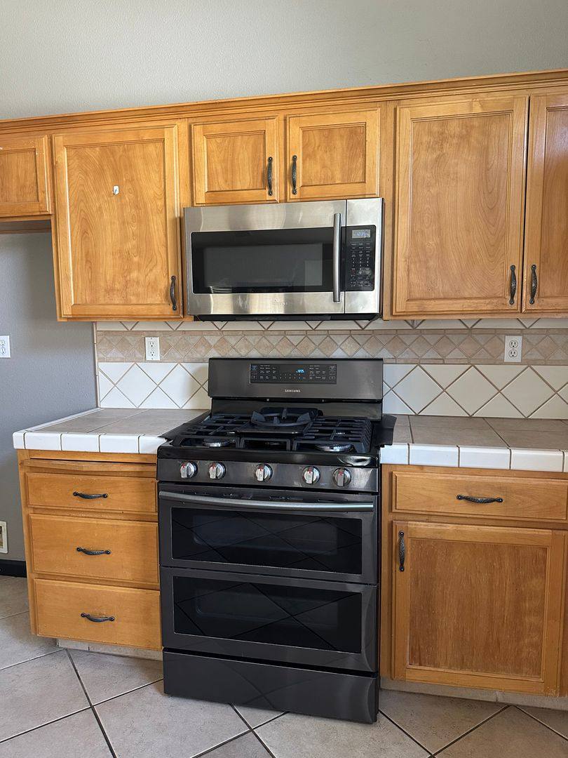 House for rent at 2526 S Jensen St, Visalia, CA 93292