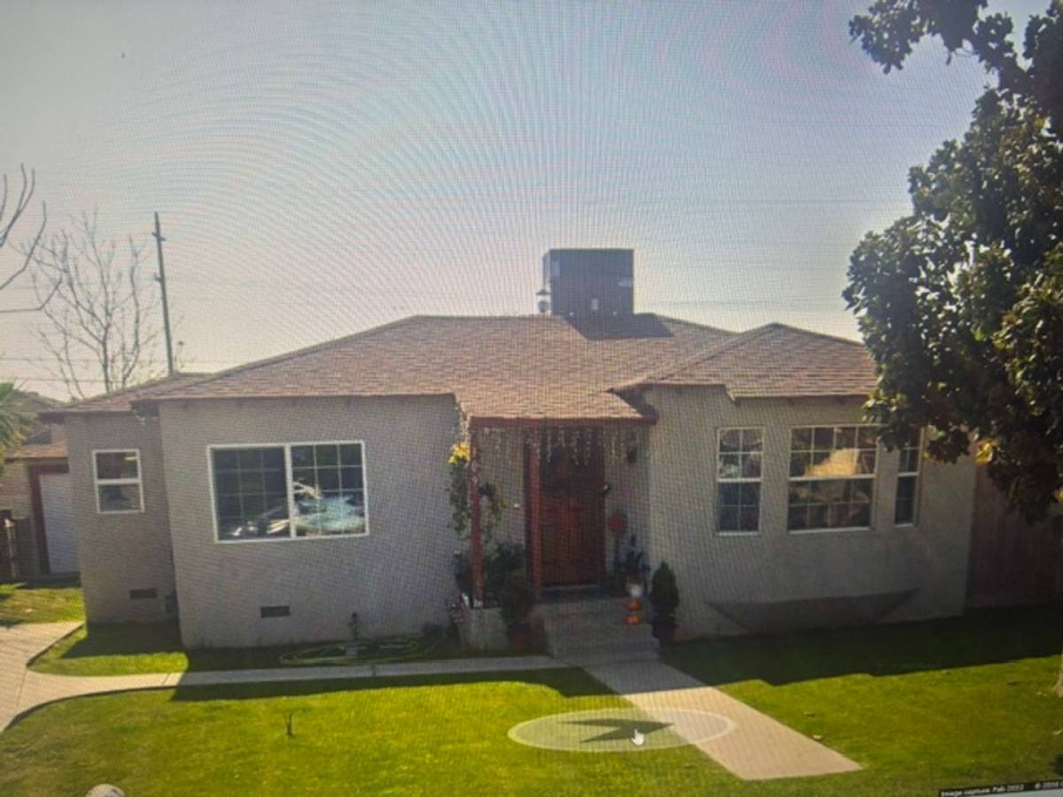 House for rent at 309 Lloyd St, Bakersfield, CA 93307