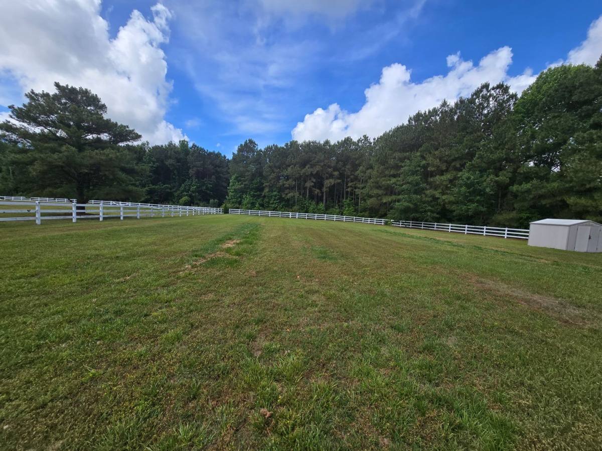 House for rent at 293 Currituck Rd S, Currituck, NC 27929