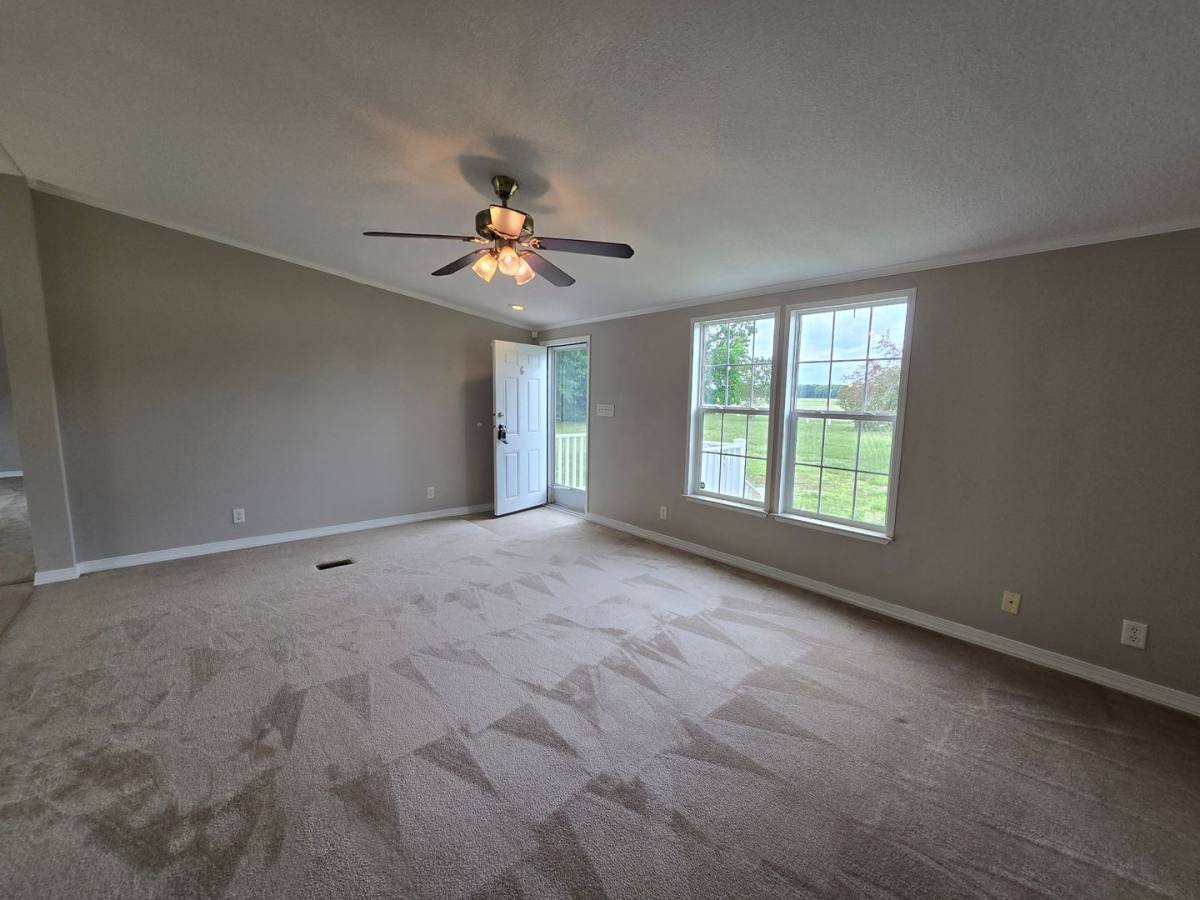 House for rent at 293 Currituck Rd S, Currituck, NC 27929