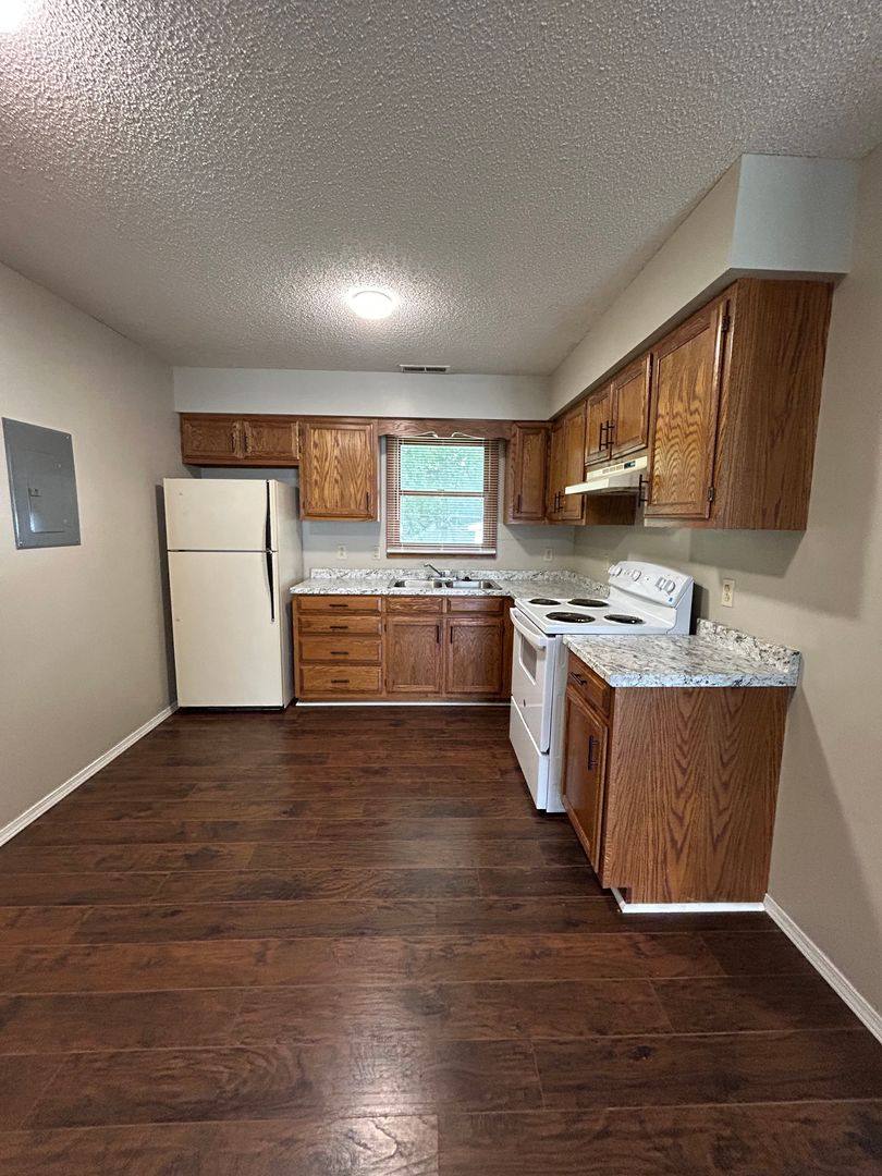 Apartment for rent at 515-517 E Washington, Pittsburg, KS 66762