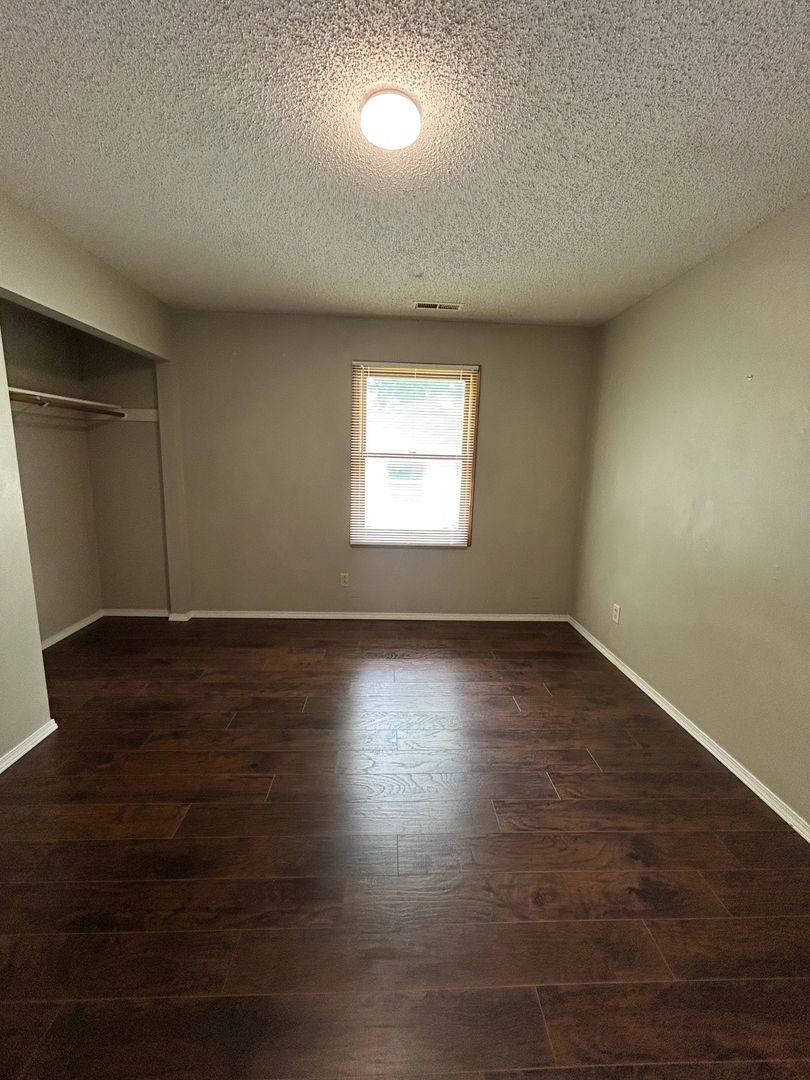 Apartment for rent at 515-517 E Washington, Pittsburg, KS 66762