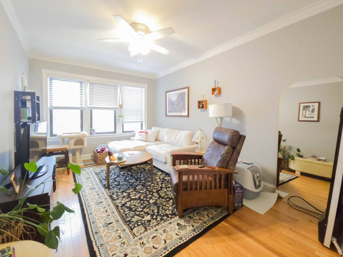 Apartment for rent at 3300 N Claremont Ave, Chicago, IL 60618