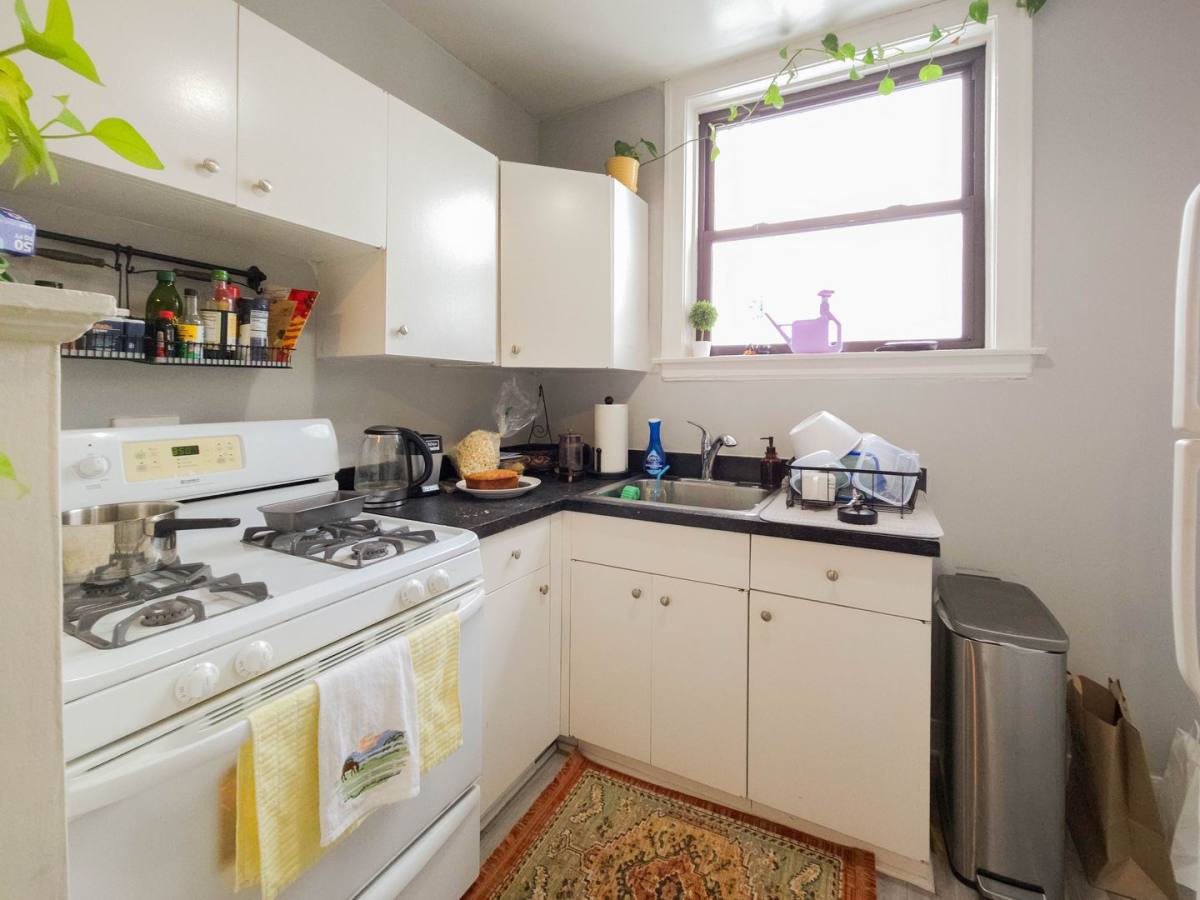 Apartment for rent at 3300 N Claremont Ave, Chicago, IL 60618