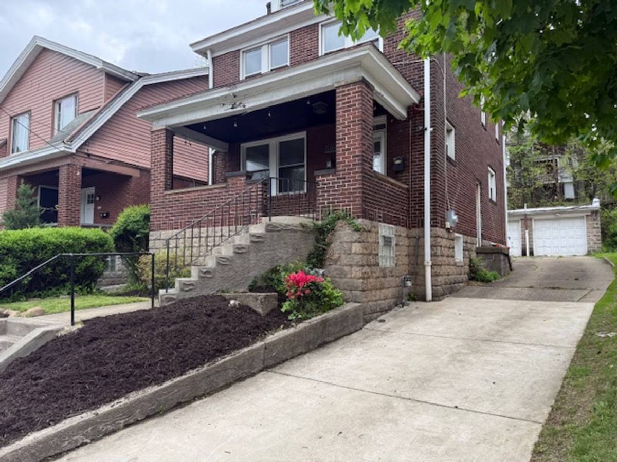 House for rent at 3552 Beechwood Blvd, Pittsburgh, PA 15217