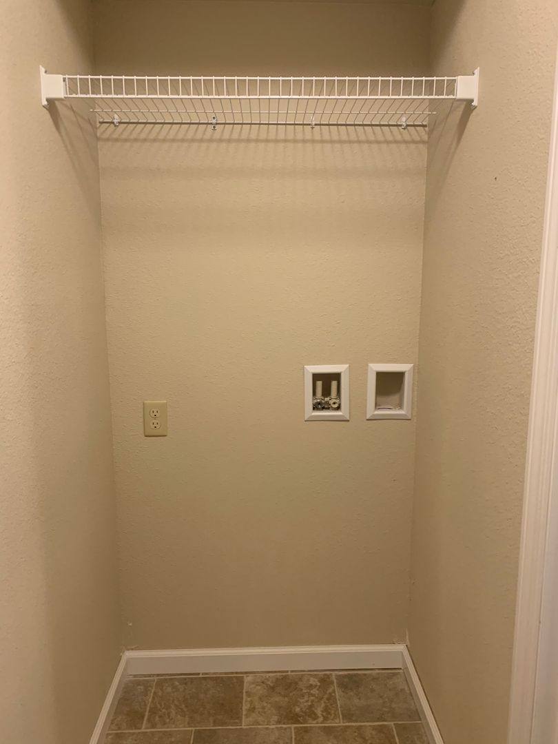 Apartment for rent at 1930 Kissinger St, West Plains, MO 65775