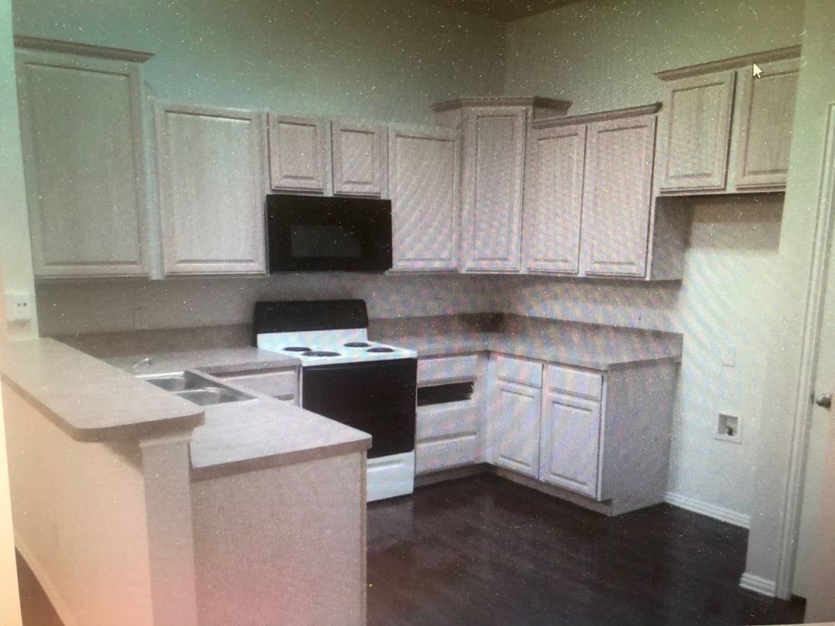 Apartment for rent at 2113-2115 Ragland, Mansfield, TX 76063