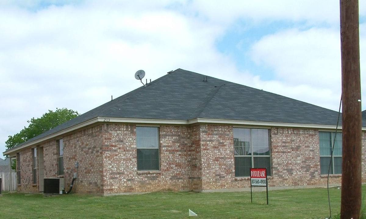 Apartment for rent at 2113-2115 Ragland, Mansfield, TX 76063