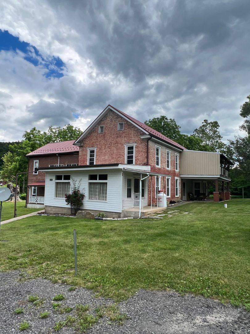 Apartment for rent at 436 Grist Mill Rd, Burnt Cabins, PA 17215