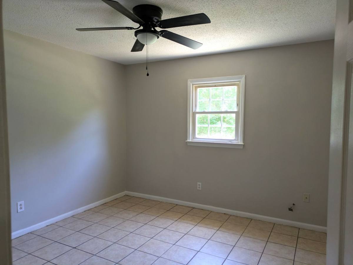 Apartment for rent at 211 8th Ave Dr SE, Hickory, NC 28602