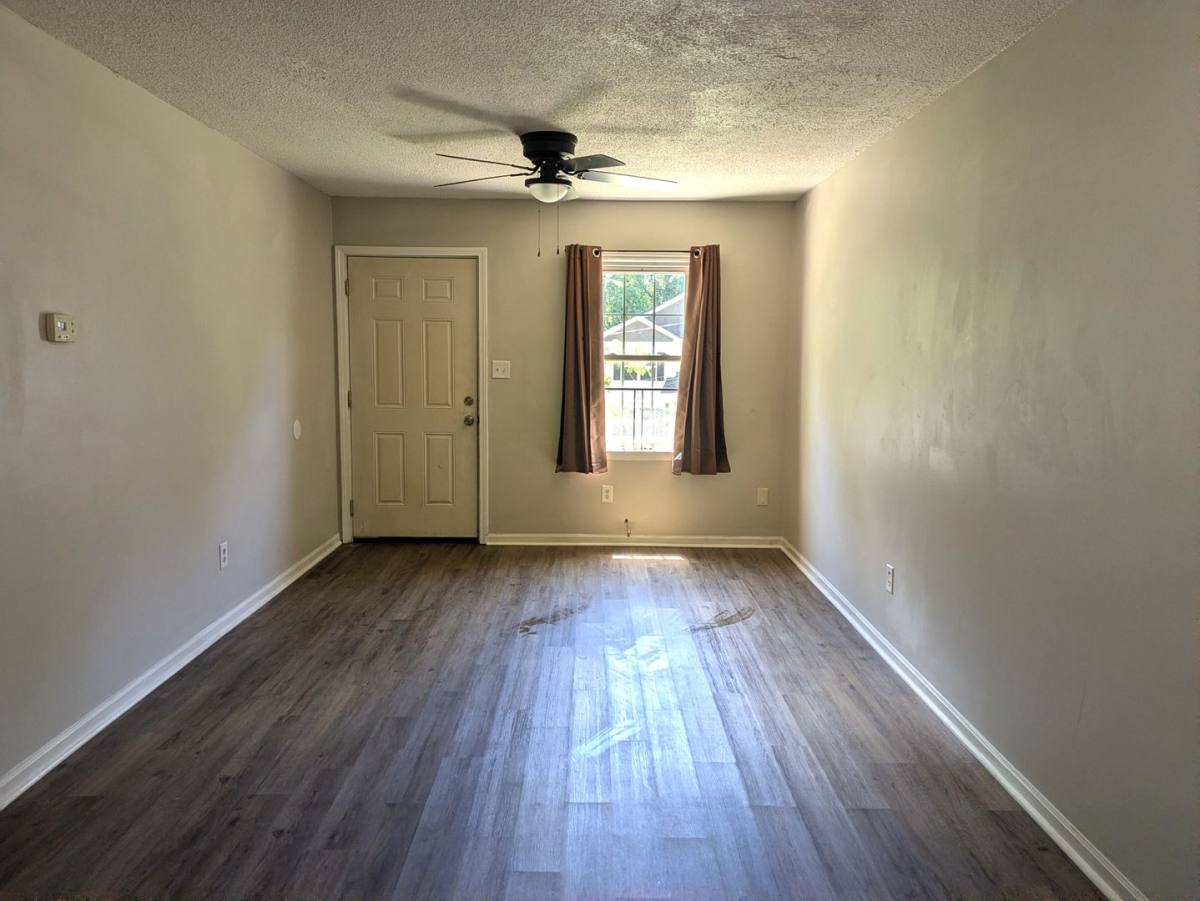 Apartment for rent at 211 8th Ave Dr SE, Hickory, NC 28602
