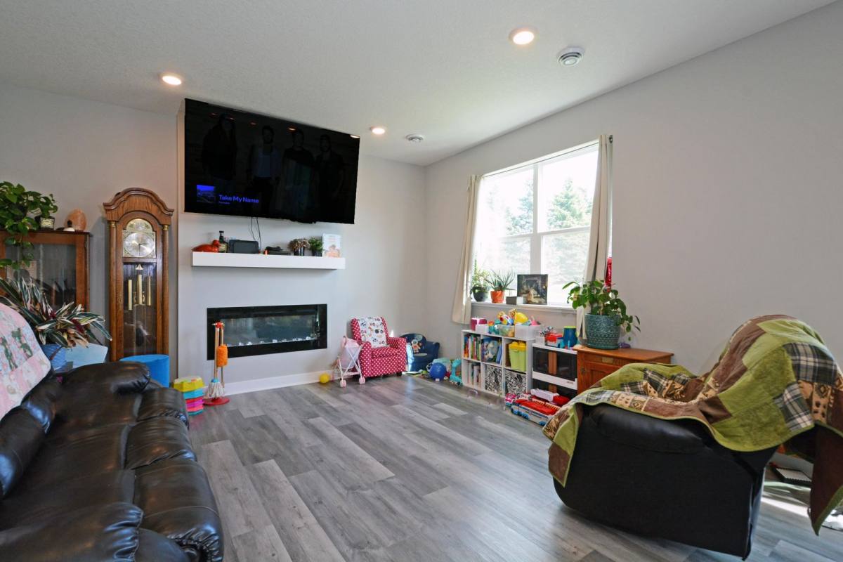 House for rent at 6733 Pine Arbor Lane S, Cottage Grove, MN 55016