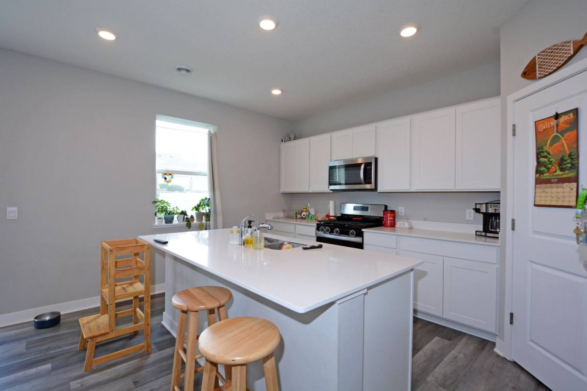 House for rent at 6733 Pine Arbor Lane S, Cottage Grove, MN 55016