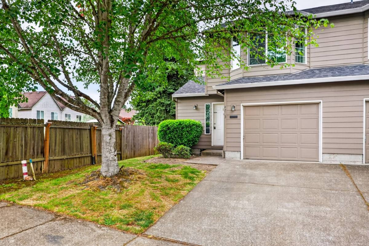 Townhouse for rent at 4263 SW 159th Ave, Beaverton, OR 97078