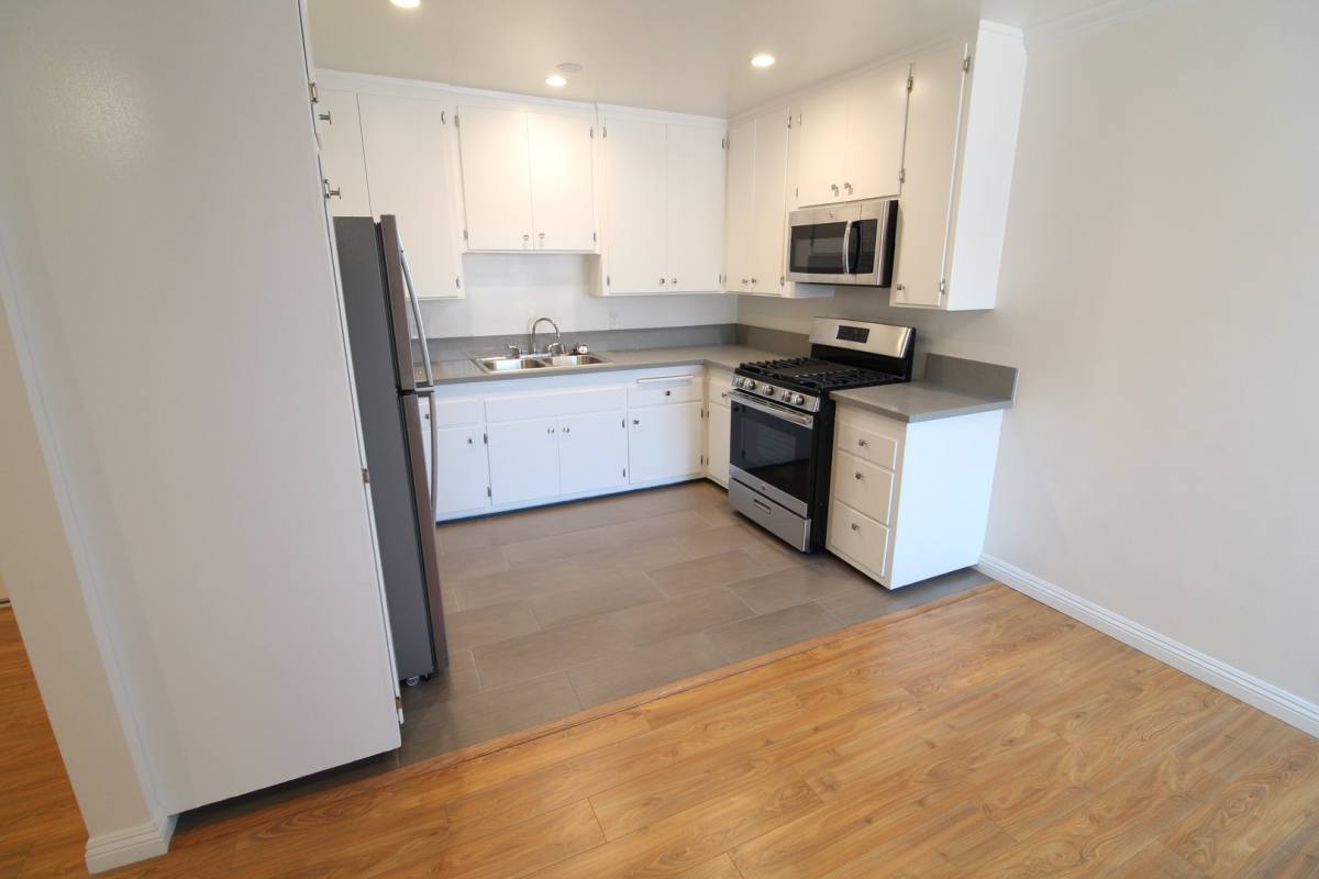 Apartment for rent at 721 Edgewood St, Inglewood, CA 90302