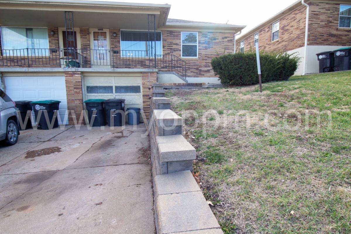 Apartment for rent at 3333 N 61st St, Omaha, NE 68104