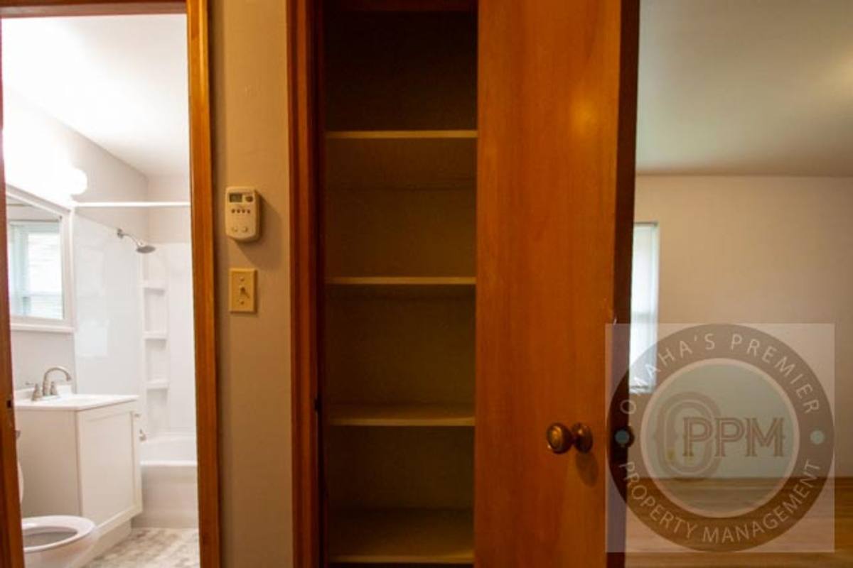 Apartment for rent at 3333 N 61st St, Omaha, NE 68104