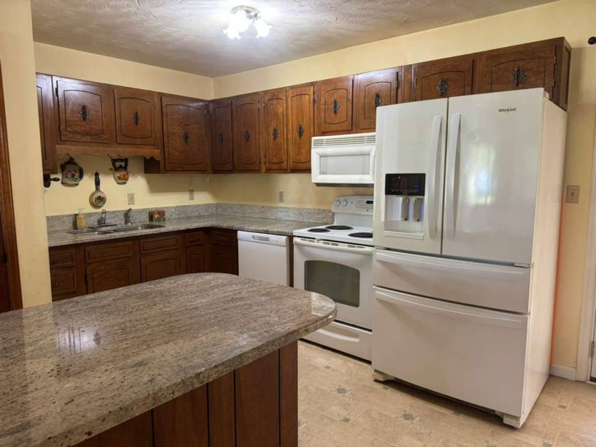 House for rent at 4221 Valley Circle, Thomasville, NC 27360