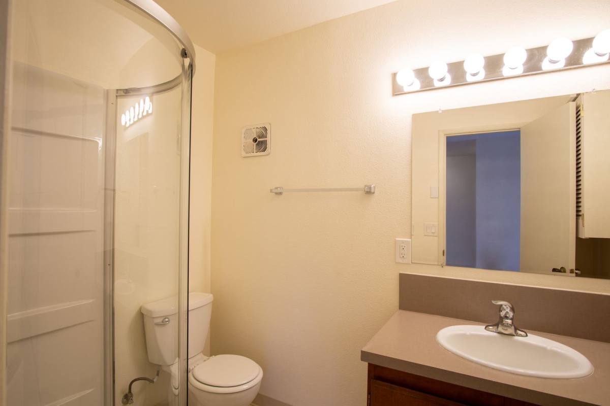 Townhouse for rent at 9120 SW Becker Dr, Portland, OR 97223
