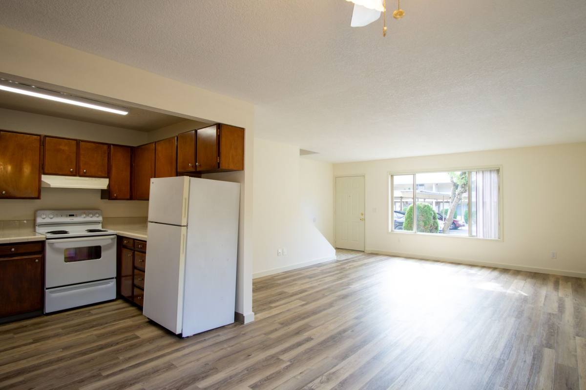 Townhouse for rent at 9120 SW Becker Dr, Portland, OR 97223