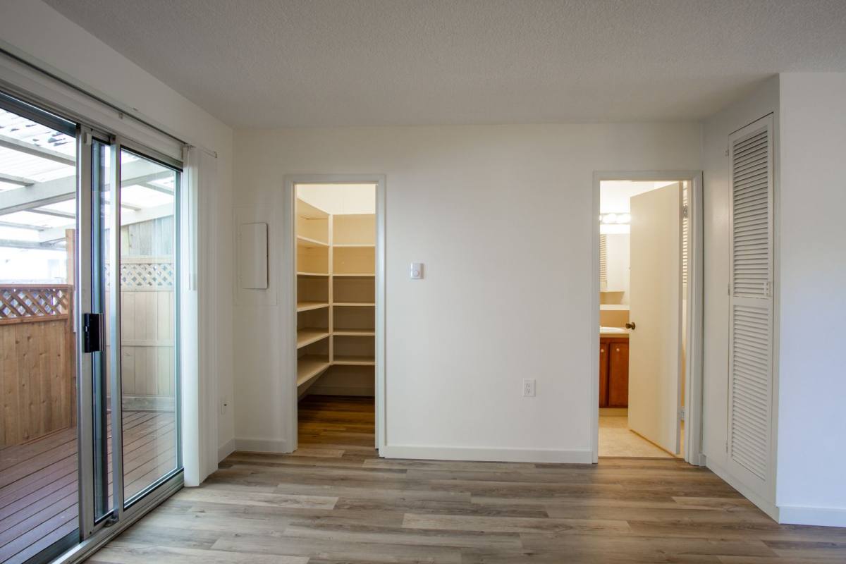 Townhouse for rent at 9120 SW Becker Dr, Portland, OR 97223