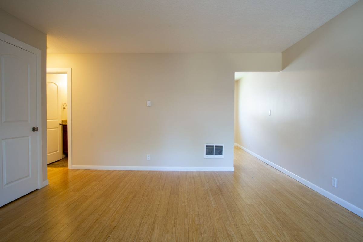 Apartment for rent at 7556 N Ida Ave, Portland, OR 97203