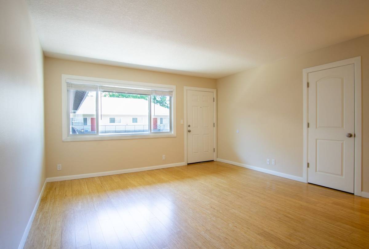 Apartment for rent at 7556 N Ida Ave, Portland, OR 97203