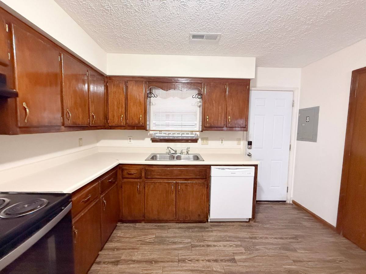 Apartment for rent at 492 W 9th St, Cookeville, TN 38501