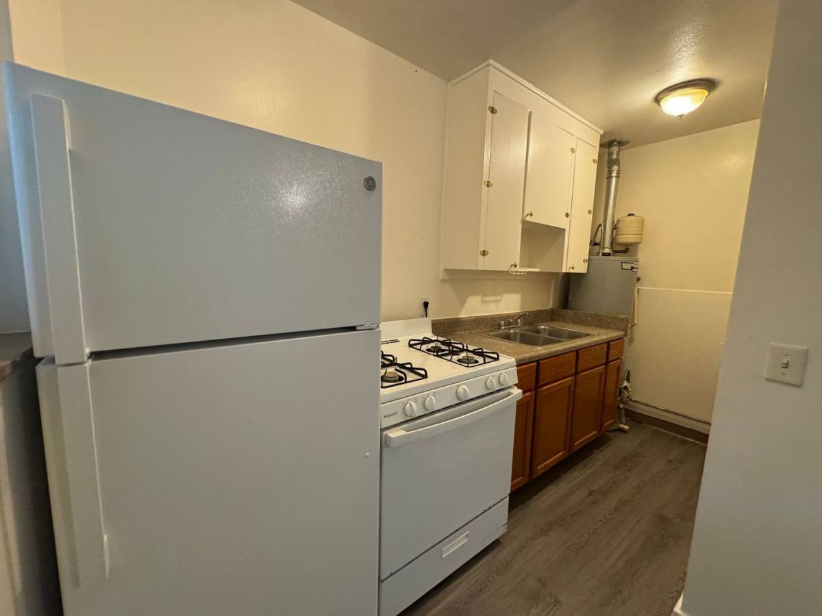 Townhouse for rent at 205 Holmes Dr, Pensacola, FL 32507