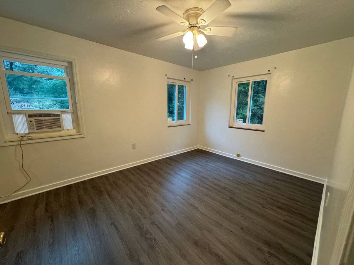 Townhouse for rent at 205 Holmes Dr, Pensacola, FL 32507