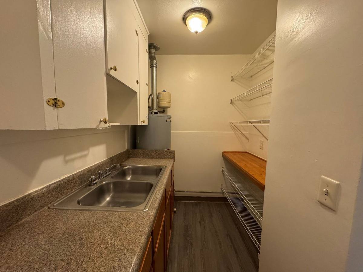 Townhouse for rent at 205 Holmes Dr, Pensacola, FL 32507