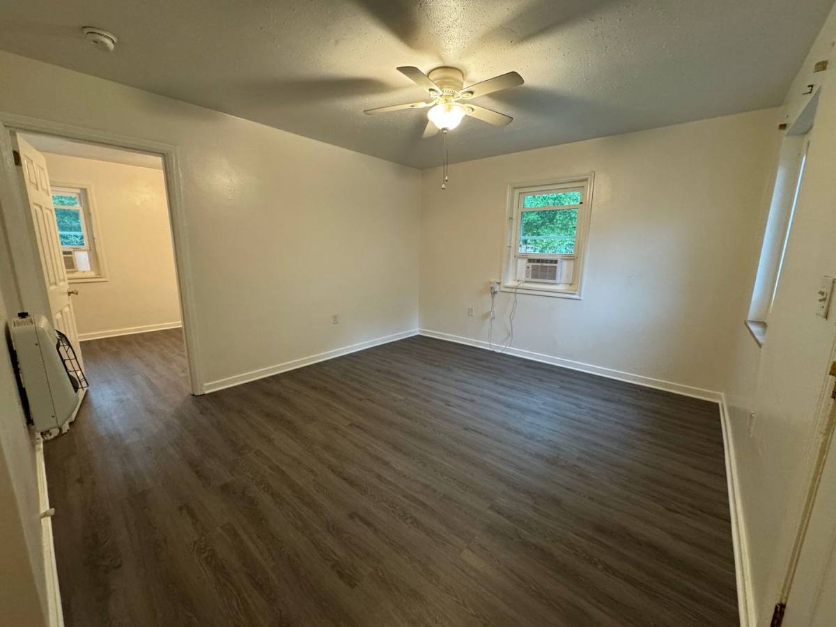 Townhouse for rent at 205 Holmes Dr, Pensacola, FL 32507