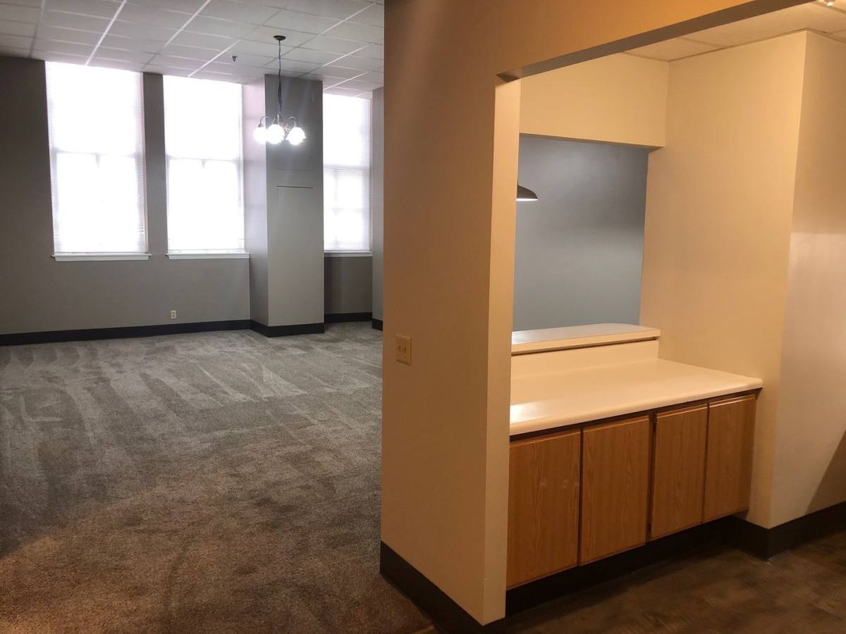 Apartment for rent at 500 Maine St, Quincy, IL 62301