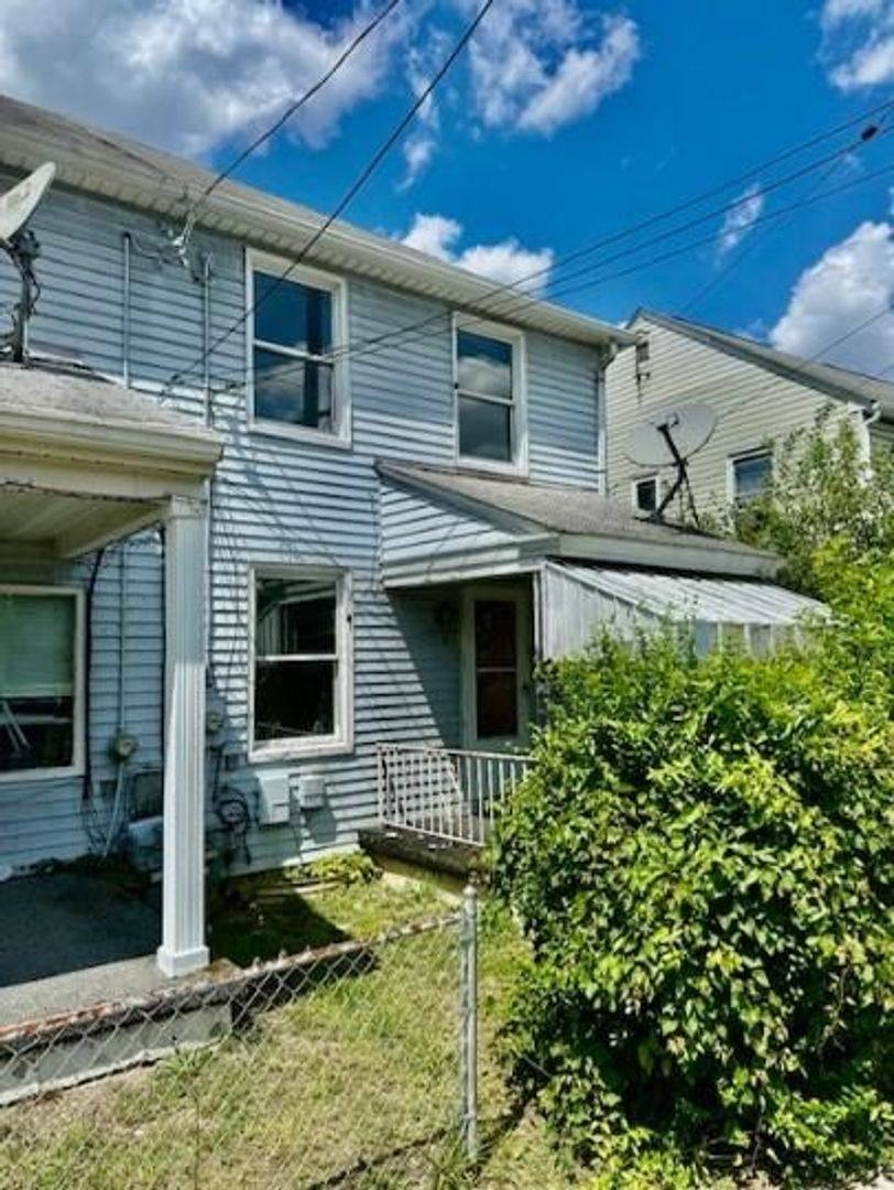 House for rent at 549 Farnsworth Ave, Clairton, PA 15025