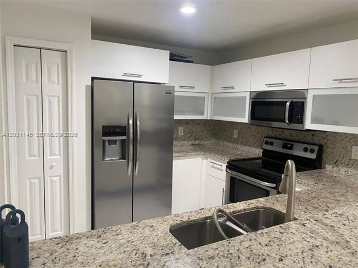 Apartment for rent at 11201 NW 83rd St, Miami, FL 33178