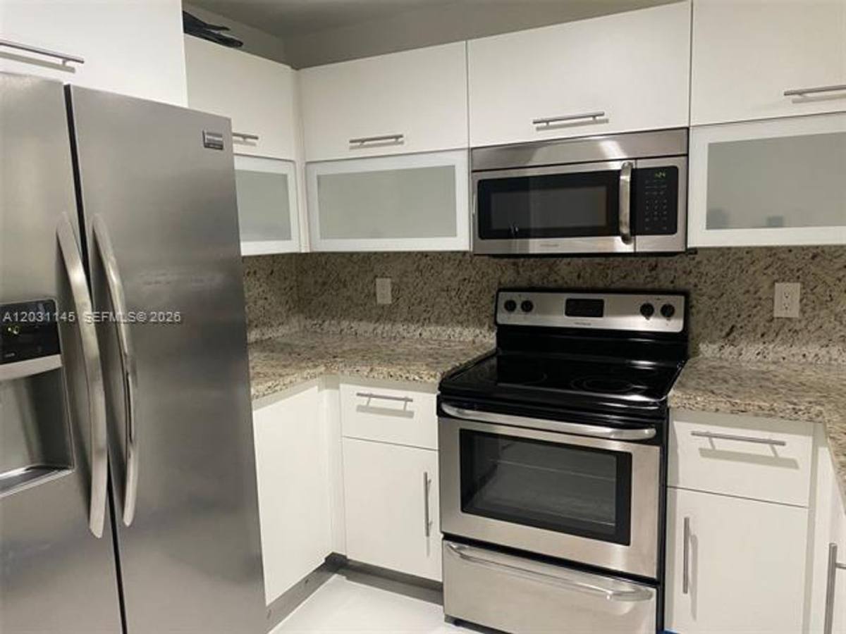 Apartment for rent at 11201 NW 83rd St, Miami, FL 33178