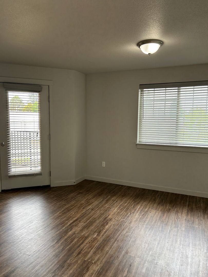 Apartment for rent at 236 30th Ave, Longview, WA 98632