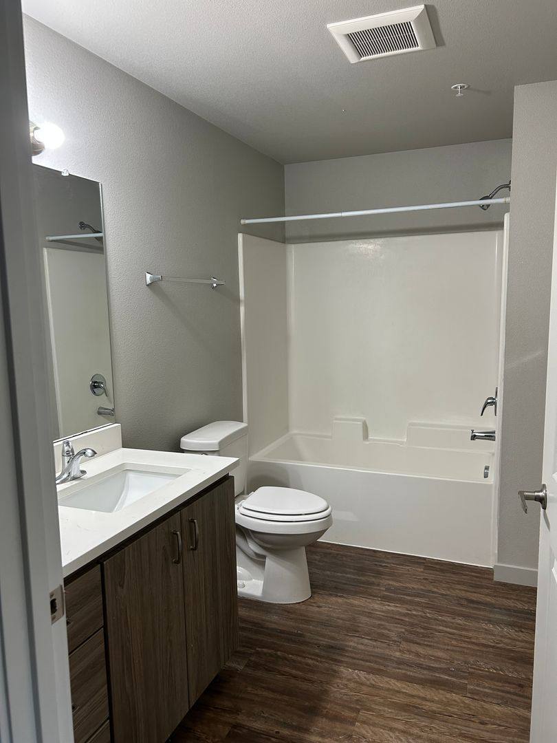 Apartment for rent at 236 30th Ave, Longview, WA 98632