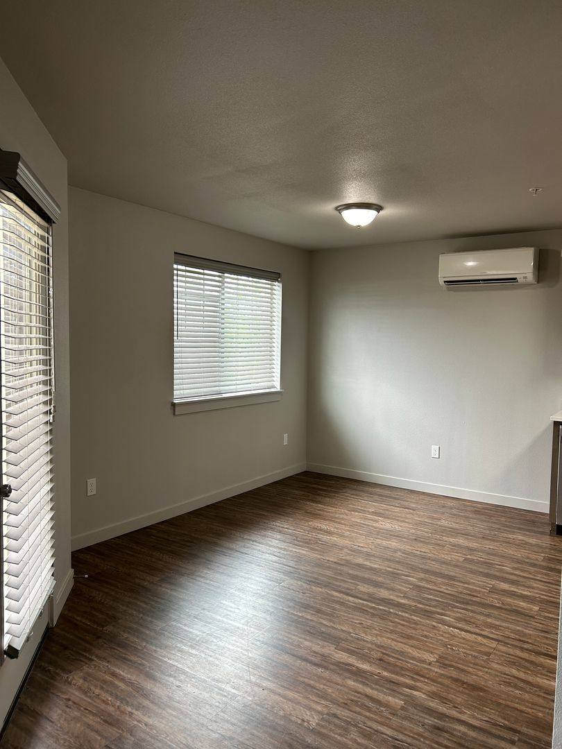 Apartment for rent at 236 30th Ave, Longview, WA 98632