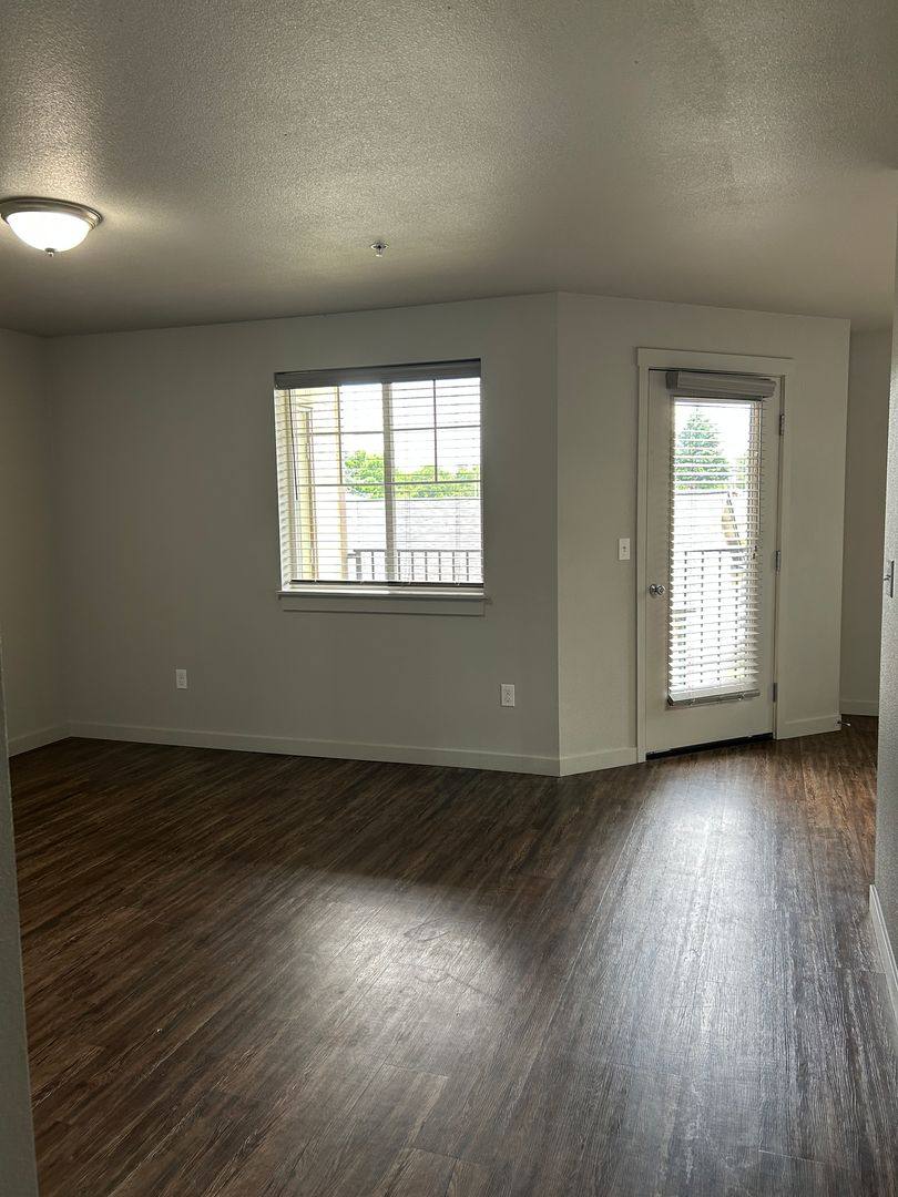 Apartment for rent at 236 30th Ave, Longview, WA 98632