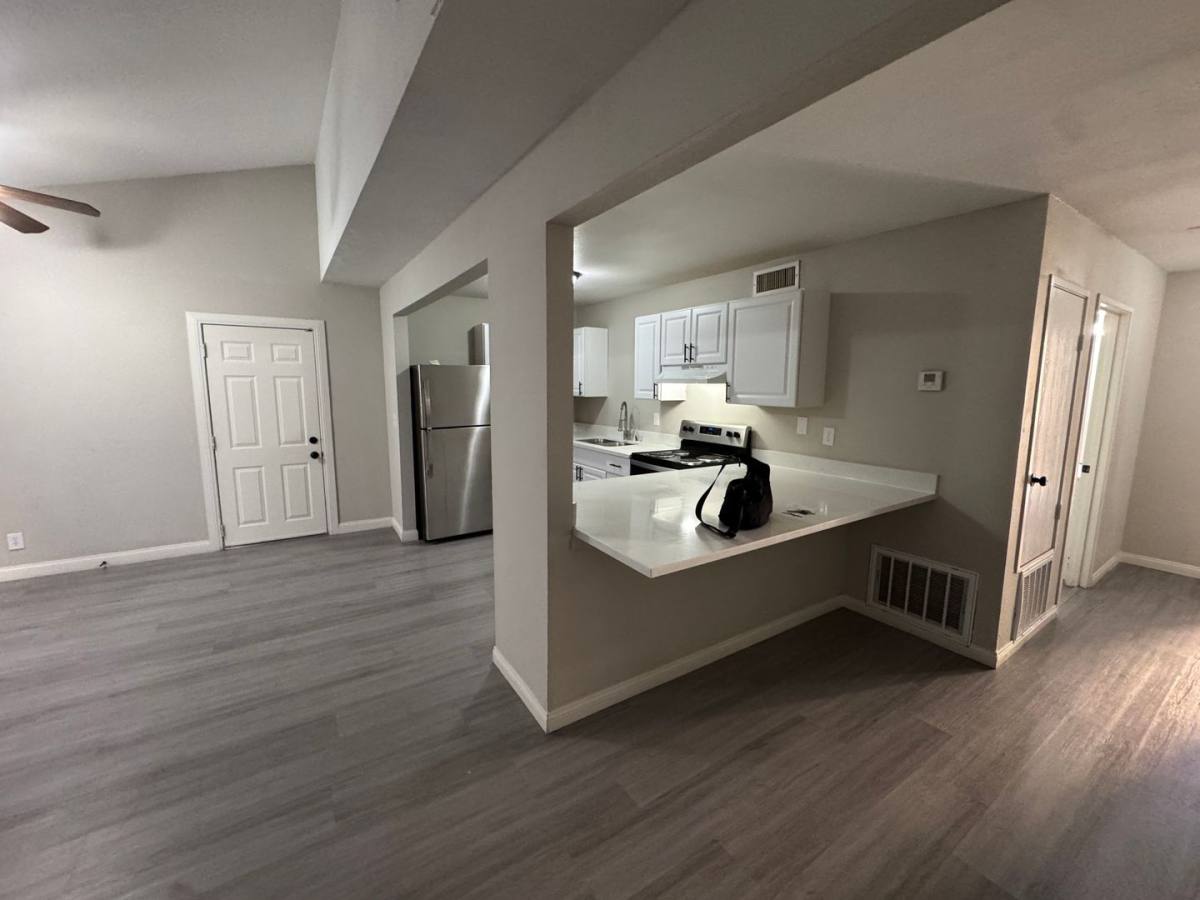 Apartment for rent at 5237 Garden Lane, Las Vegas, NV 89119